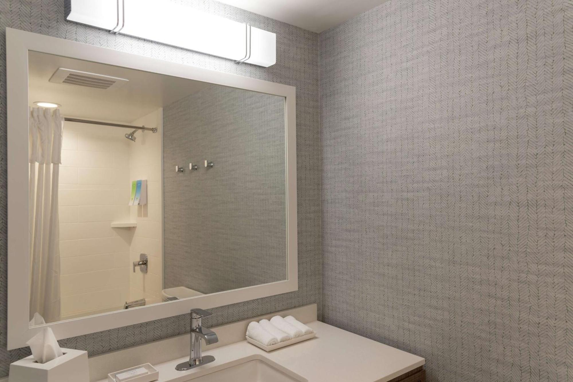 Home2 Suites By Hilton Indianapolis Airport Exterior foto