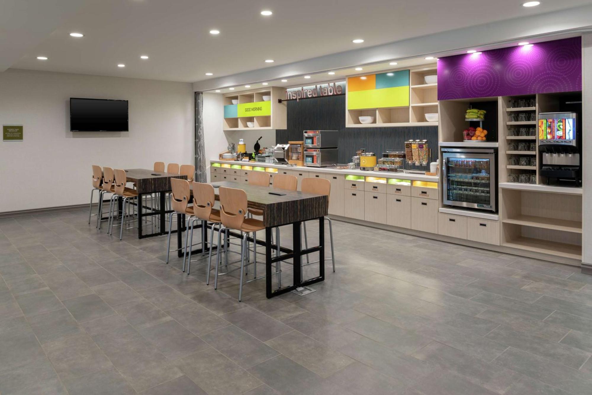 Home2 Suites By Hilton Indianapolis Airport Exterior foto