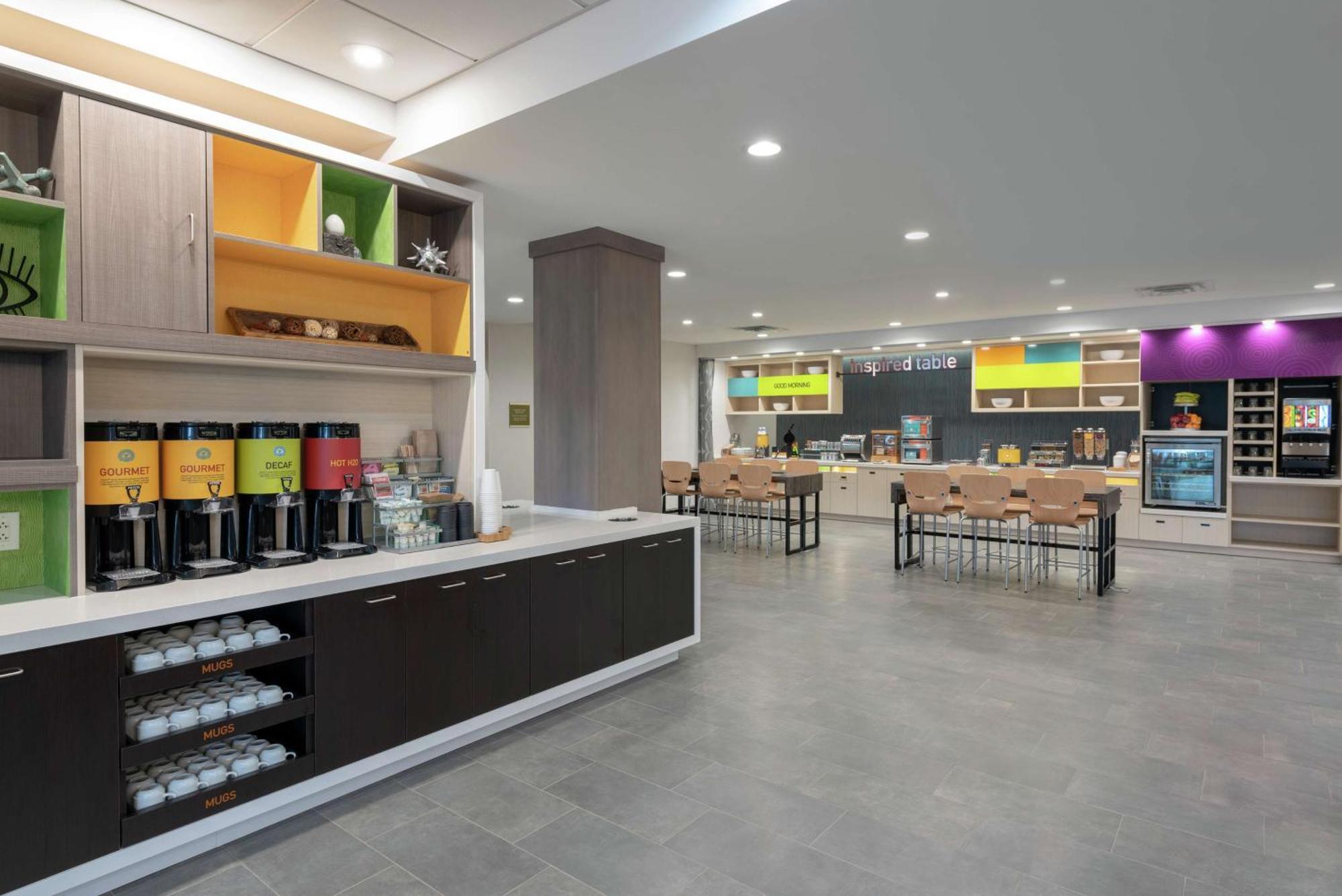 Home2 Suites By Hilton Indianapolis Airport Exterior foto