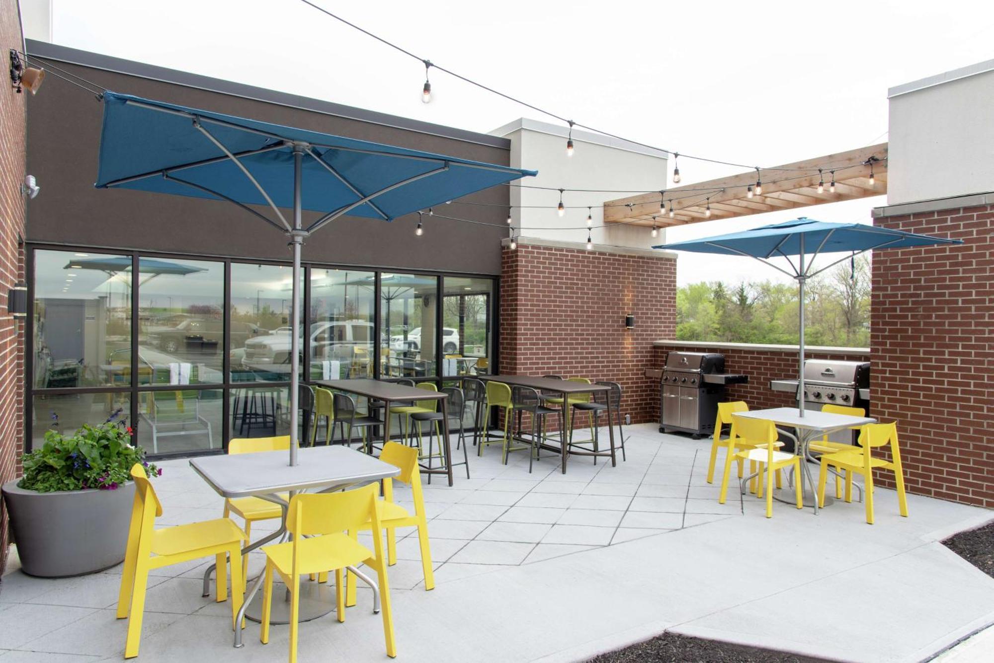 Home2 Suites By Hilton Indianapolis Airport Exterior foto